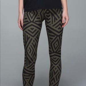 Lululemon yoga leggings - never worn